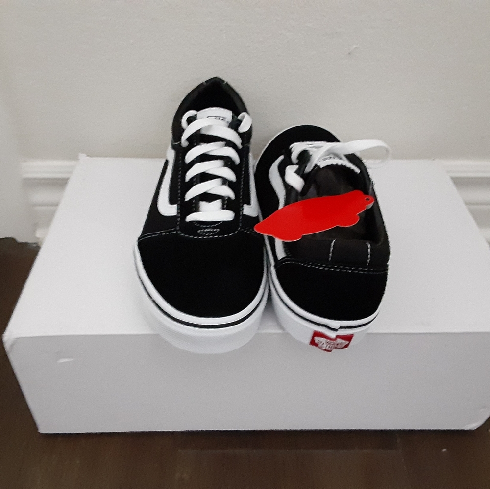 Vans - Picture 2 of 3